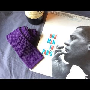 Brooks Brothers 100% silk knit tie Made in Italy.